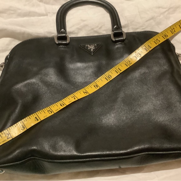 PRADA, Black elegant Handbag with crossbody strap and handles!! - Picture 12 of 14